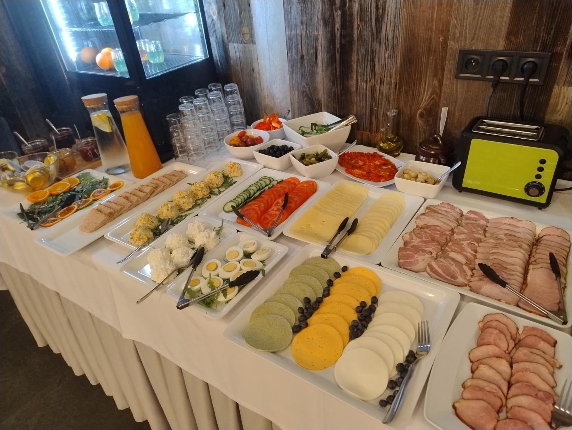 Lesne Niebo Hotel Любневице Екстериор снимка